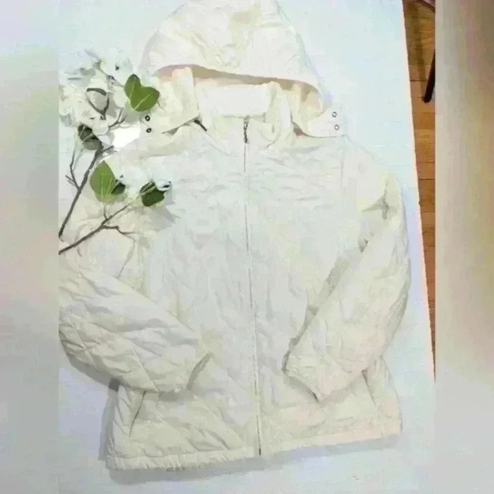 Eddie Bauer Cream Very Lightweight Quilted Puffer